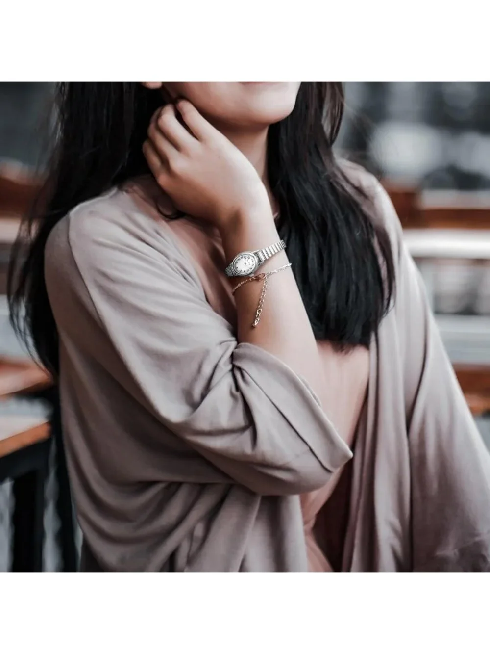 Elegant Gold Women's Watch - 3 Sizes (S/M/L), Easy Read, Water Resistant